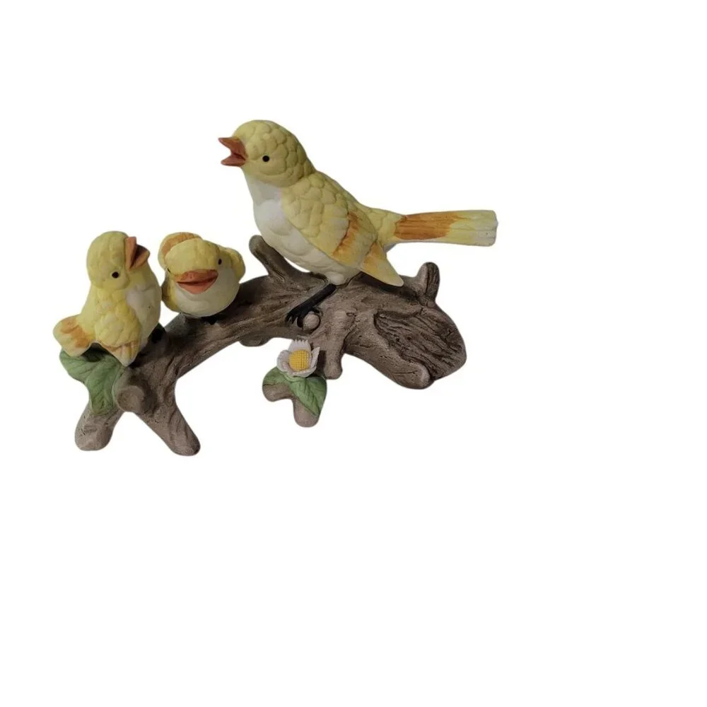 Royal Crown Birds on a Log Figurine Yellow Saffron Finch Vintage Chicks Baby - Picture 2 of 9